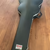 SKB - kufr na akustickou kytaru