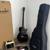 Elektroakustická baskytara Fender