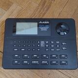 Alesis SR-16 - drum machine