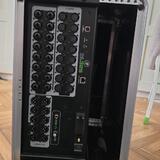 RYCHLÝ PRODEJ: Mackie DL32S v Proel racku (Stav nového)