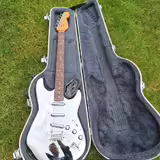 Prod&aacute;m Fender Stratocaster