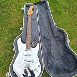 Prodám Fender Stratocaster