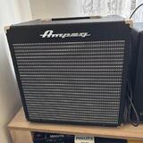 Baskytarové kombo 30W Ampeg Rocket Bass RB108 (v záruce)