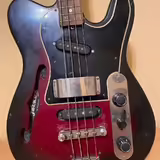 Koup&iacute;m pickguard na Iris Bass