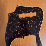 Prod&aacute;m tř&iacute;vrstv&yacute; pickguard Jazz Bass 