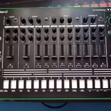 ROLAND TR-8
