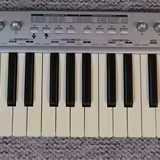 Behringer U-CONTROL UMX49 - vynikaj&iacute;c&iacute; synth mechanika