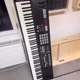 Akai MPK88 midi