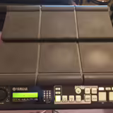 Yamaha DTX-MULTI 12 a ped&aacute;l Yamaha KU100