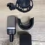 AKG C214 &ndash; studiov&yacute; kondenz&aacute;torov&yacute; mikrofon 