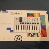 Midi kontrolér Arturia Minilab 3