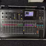 Behringer X32 + case