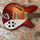 Re: Kr&aacute;sn&aacute; kopie Rickenbacker, pololubov&aacute;,jako nov&aacute; 60s,