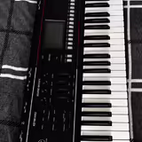 ROLAND Juno D6