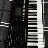 ROLAND Juno D6