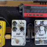 Rozprod&aacute;v&aacute;m efekty z pedalboardu