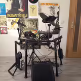 Prod&aacute;m elektrick&eacute; bic&iacute; značky Alesis s kombem Carlsbro