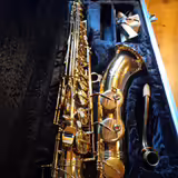 Prod&aacute;m tenor saxofon