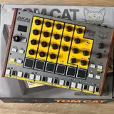 Akai TomCat - analog drum synth