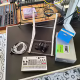 Korg Volca Sample 2 + PŘ&Iacute;SLU&Scaron;ENSTV&Iacute; | Kompletn&iacute; set