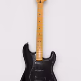 Modifikovan&yacute; Fender Squier CV 70's