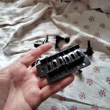Tremolo na  Stratocaster Black (Squier limited Black edition