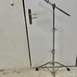 Pearl stand.,
