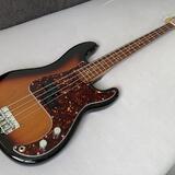 Fender Precision (s Jazz bass krkom)