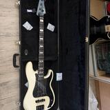 Fender Duff McKagan Deluxe Precision Bass RFB AW