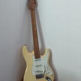 Blond Stratocaster STR-2