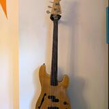Unikátní Fender Acoustic Electric Precision Bass, Japan 1990