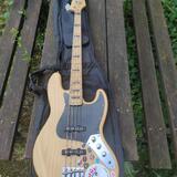 Squier Jazz Bass