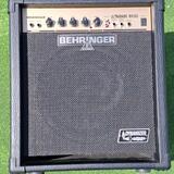Baskytarové kombo Behringer Ultrabass BX300 (30W)