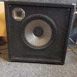 Behringer 1x15 600w