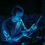 Bubeník 38yo Praha hledá/klidně i zakládá perspektivní band