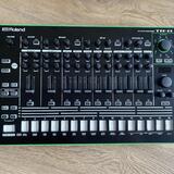 Roland TR8