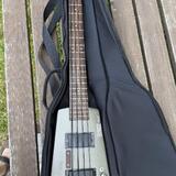Headless baskytara Hohner B2A