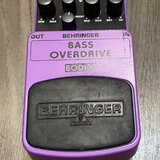 Efekty Behringer TO800, BOD100, AM100