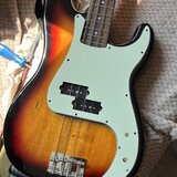 pickguard pro precision bass (zn. fender squier / fender)