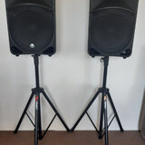 2 ks. Akt. Reprobeden Mackie Thump 15 (1300 W) + 2 stojany
