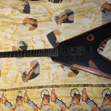 Custom Barytón V gitara