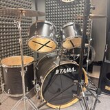 Bicí souprava Tama Imperialstar 5 ks + činely + hardware