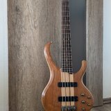 Ibanez BTB 675