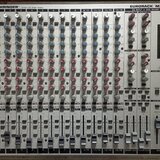 Behringer MX2642A