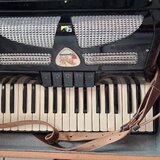 Prodám 10 ks harmonik a akordeonu