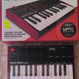 Klávesy Akai MPK Mini MK3 – USB/MIDI kontroler