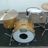 Predam Amati Shell Set Yellow Sparkle 1969.  210 eur 