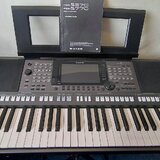 Yamaha PSR-S770 + stojan
