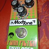 kytarový efektový pedál ModTone MT-FF Funk Filter.