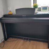 Yamaha CLP 725